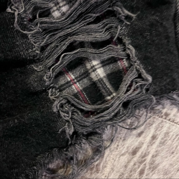 Vintage Levi’s Booty High Waist Ripped Torn Pockets Sz 9 - Picture 4 of 6